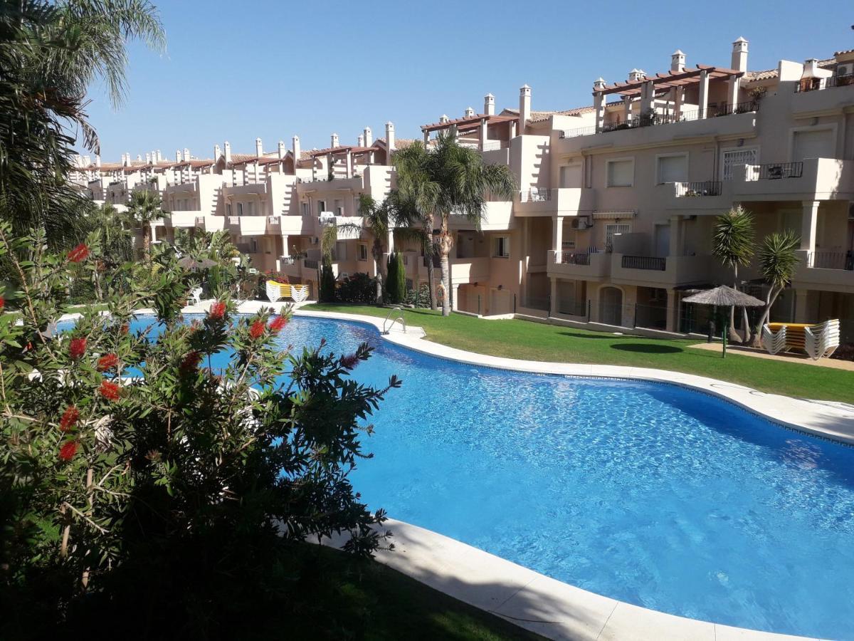 Duquesa Fairways, A Spacious Apartment With Fabulous Views And Facilities Manilva Exterior photo