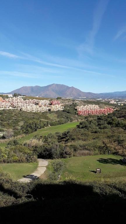 Duquesa Fairways, A Spacious Apartment With Fabulous Views And Facilities Manilva Exterior photo