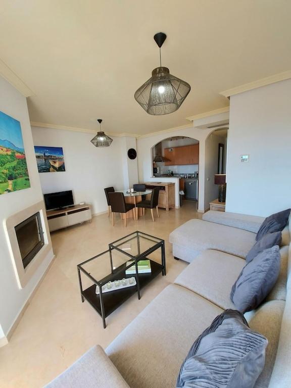 Duquesa Fairways, A Spacious Apartment With Fabulous Views And Facilities Manilva Exterior photo